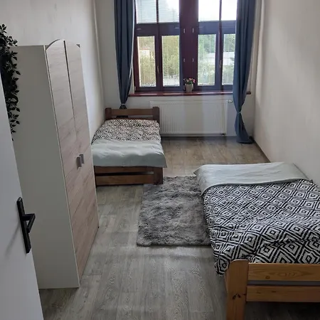Cozy & Elegant 2-bedroom Apartamento Nejdek